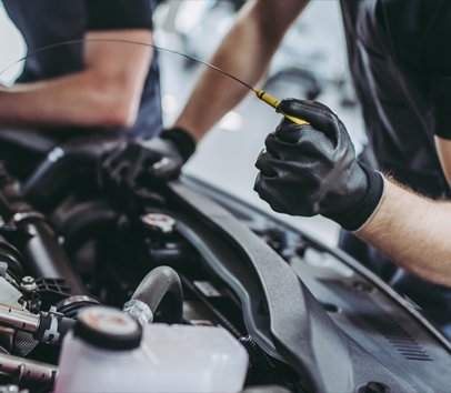 Servicearbeiten bei Autotechnik Delkener GmbH